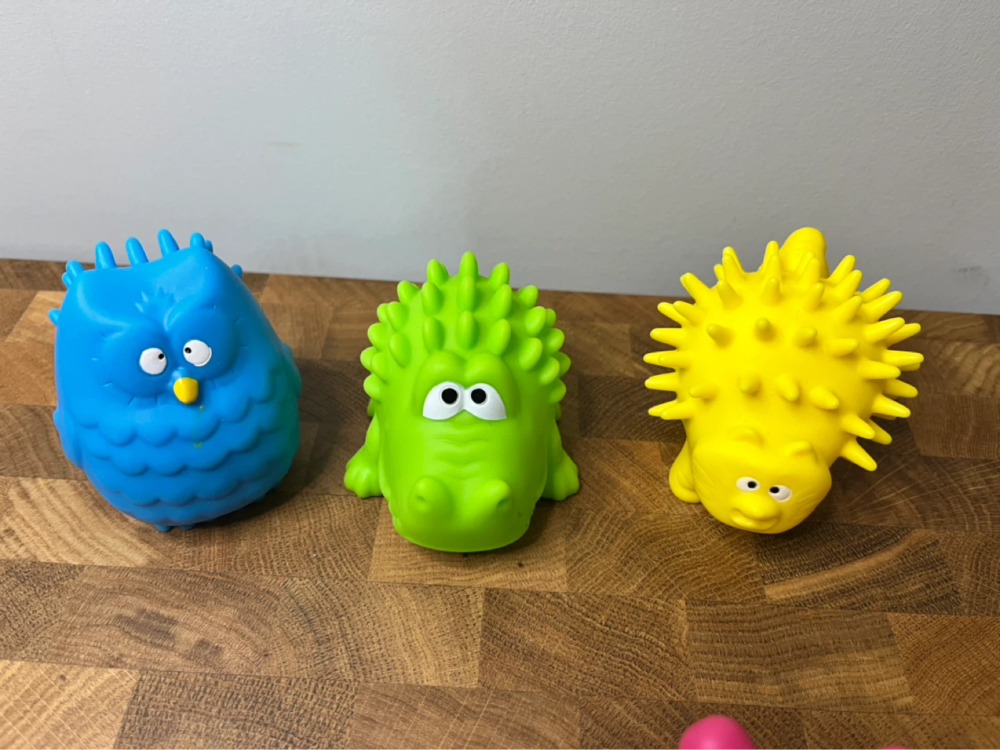 Set of 10 Sensory Textured Balls and Figurines - photo 3