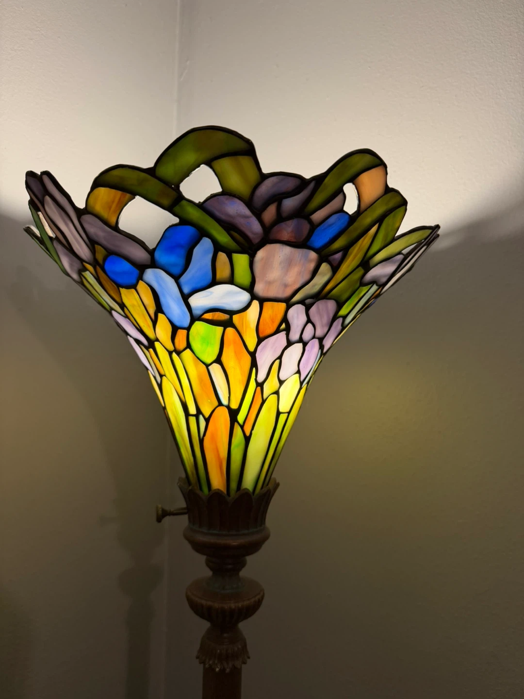 Tiffany Style Stained Glass Floor Lamp - photo 4