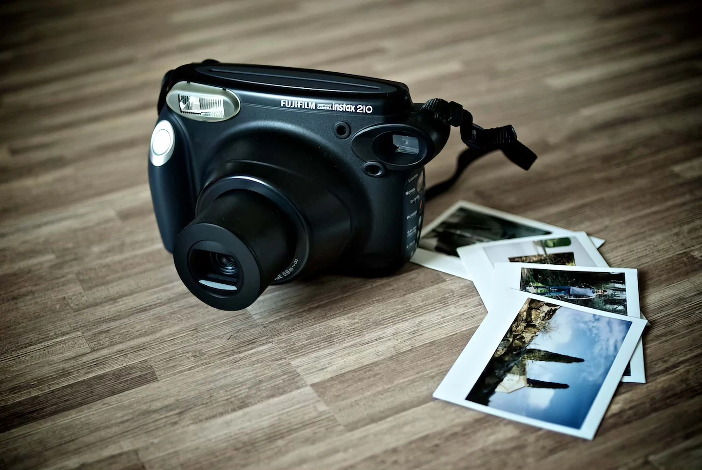 Fujifilm Instax 210 Instant Camera - photo 4