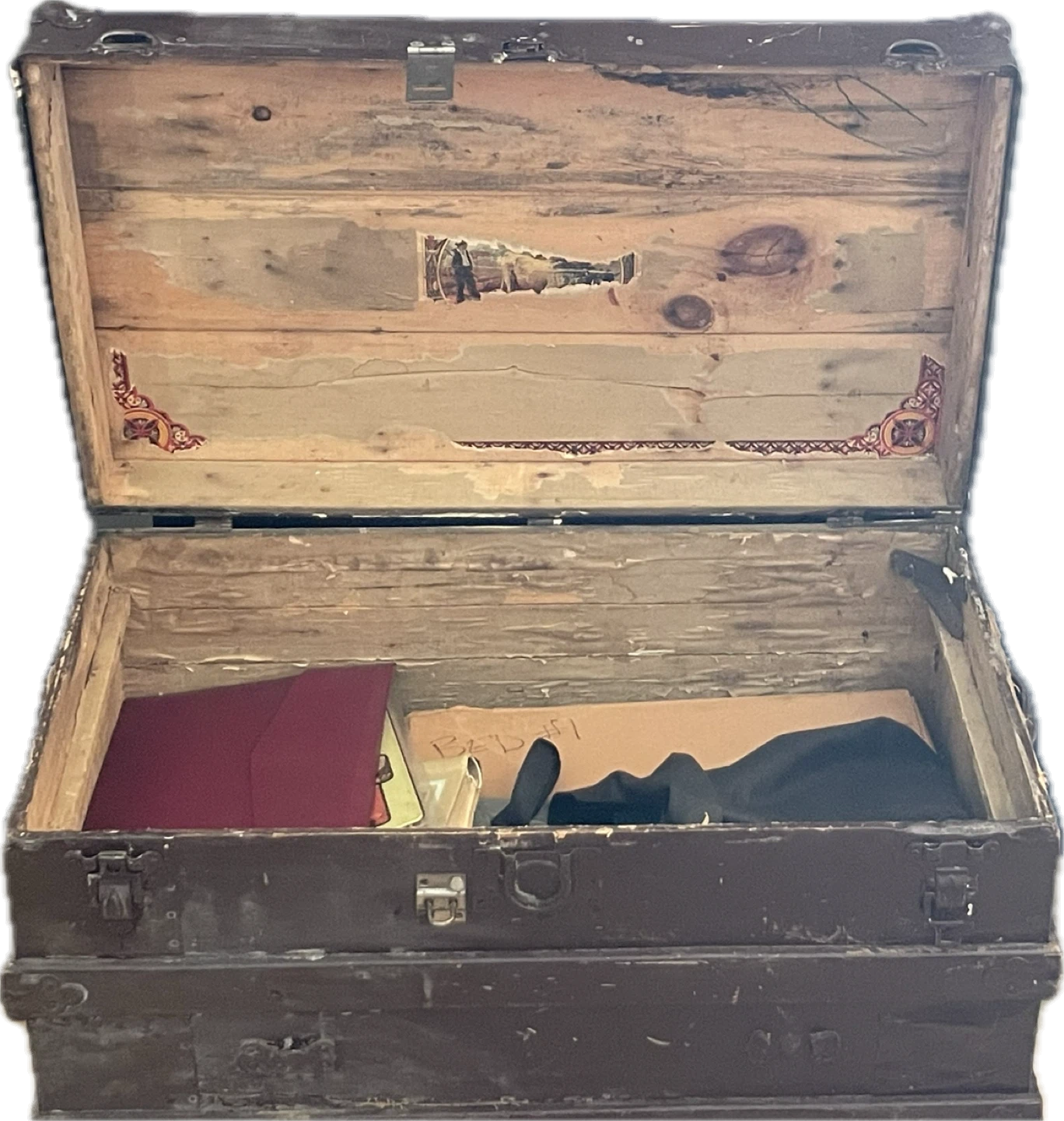 Vintage Steamer Trunk - photo 4