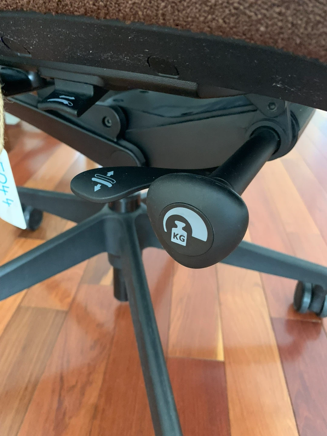 Ergonomic Office Chair evolve - Black Mesh Back & Brown Seat - photo 2