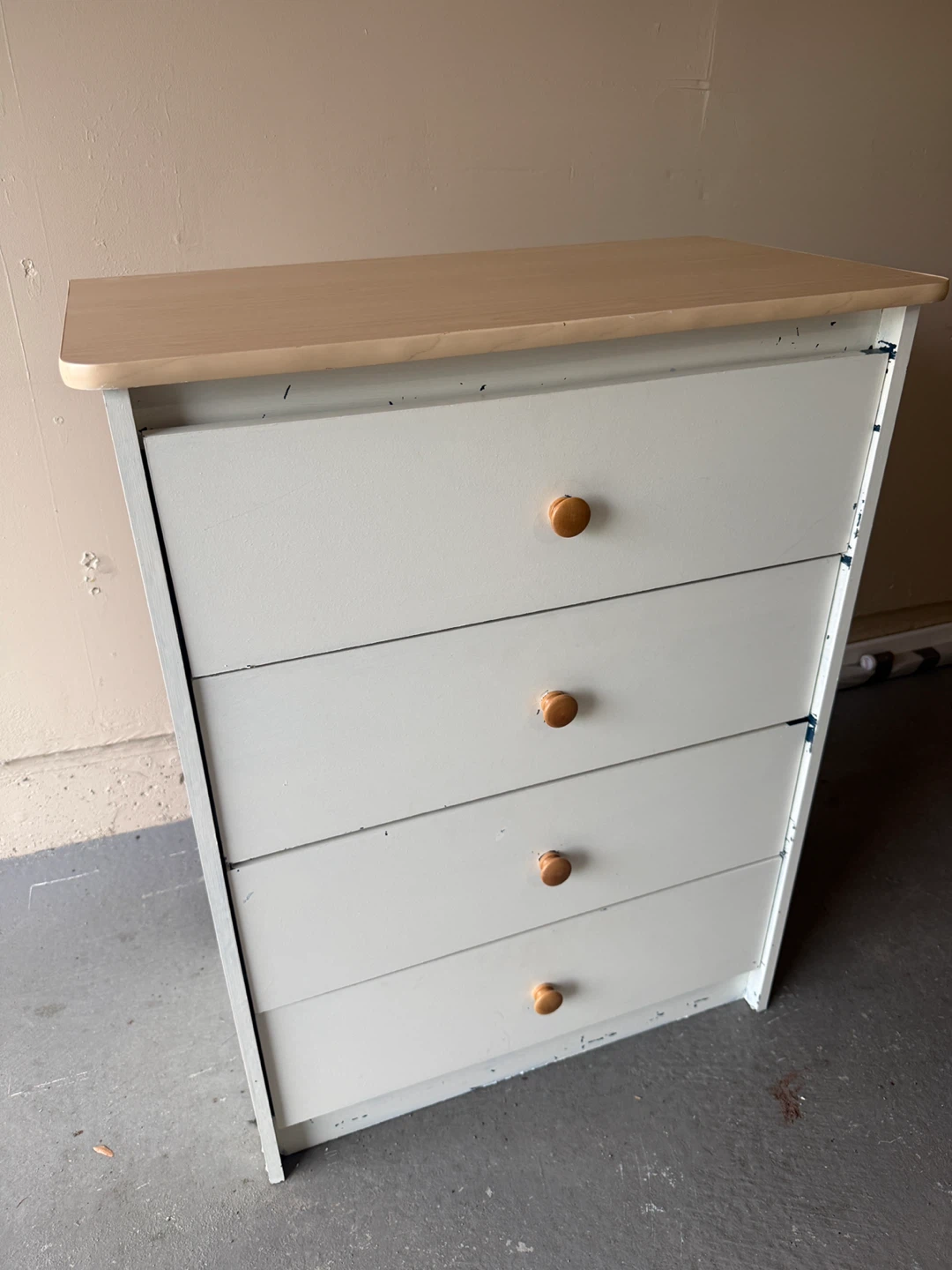 White 4-Drawer Dresser