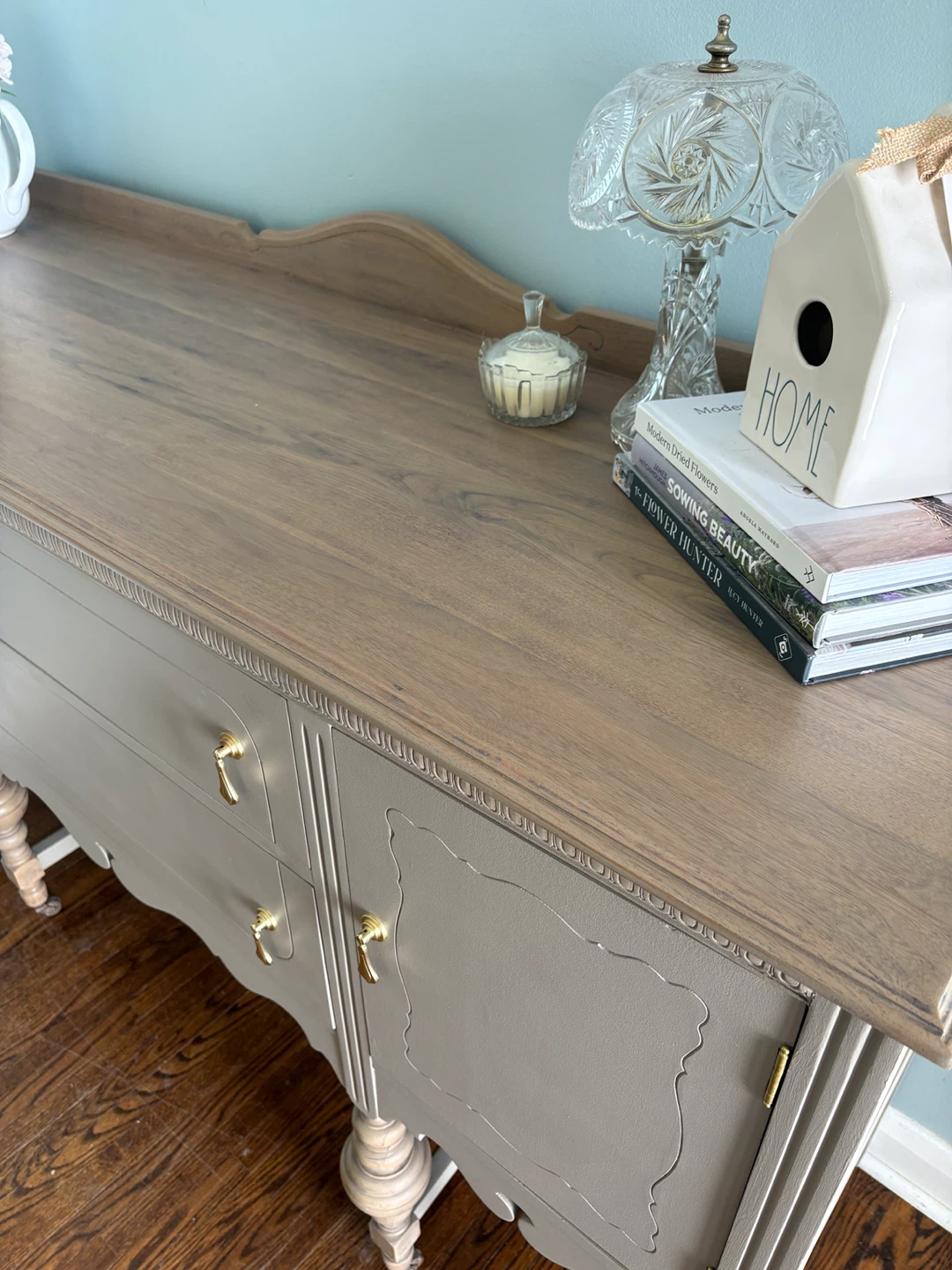 Refurbished Farmhouse Sideboard with Drawers and Cabinets - photo 3