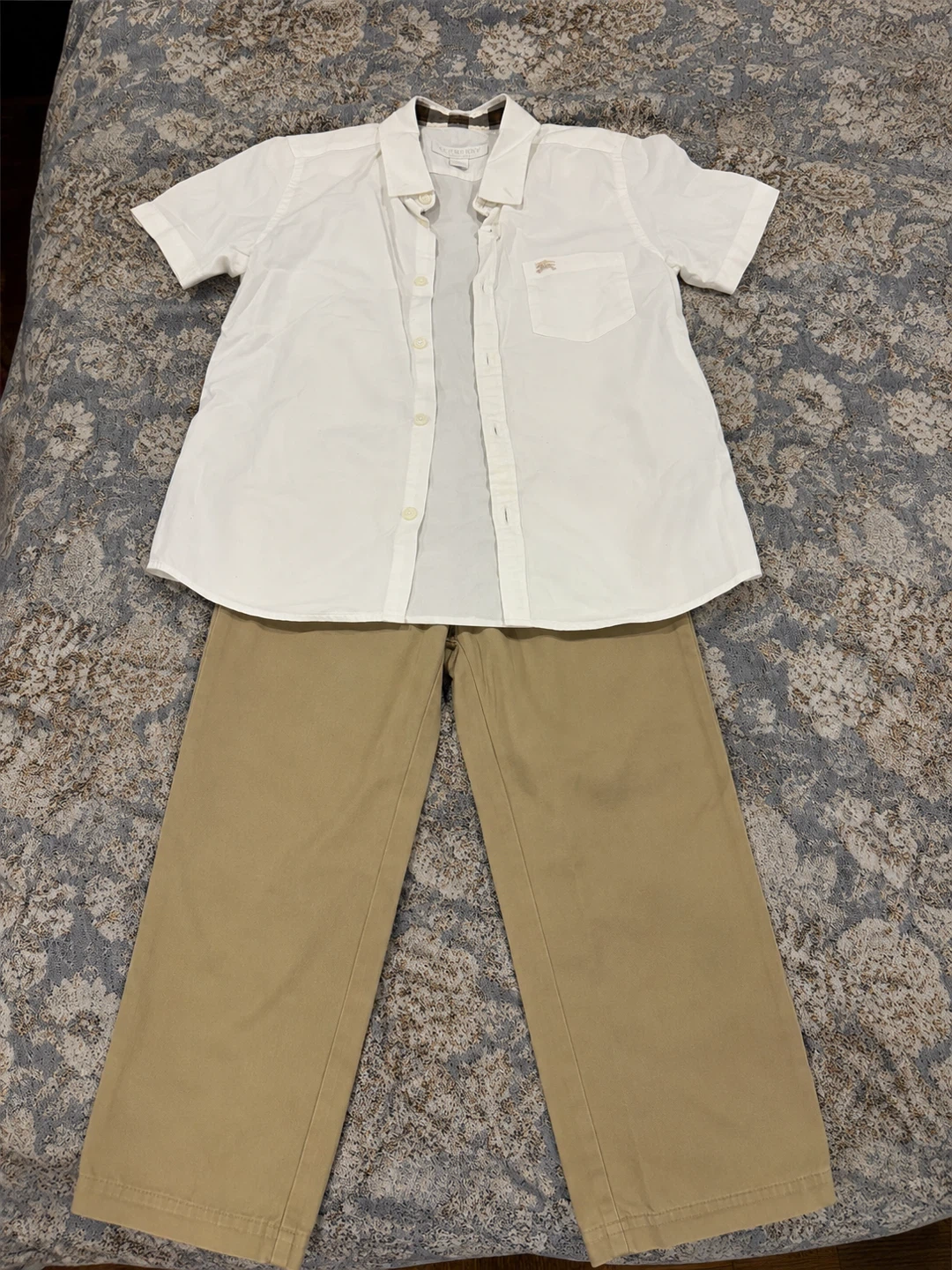 Burberry Boys White Short Sleeve and Khaki Pants - photo 2