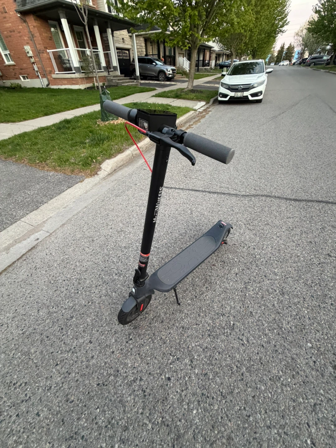 *NOT RUNNING, FIXABLE* Megawheels A6 Escooter - photo 2