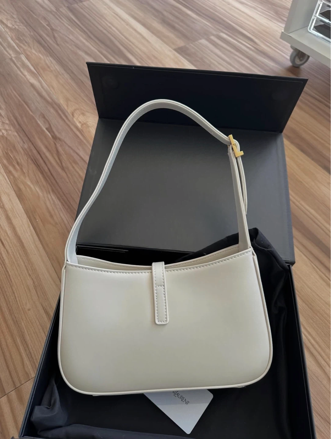 YSL SHOULDER BAG - photo 3