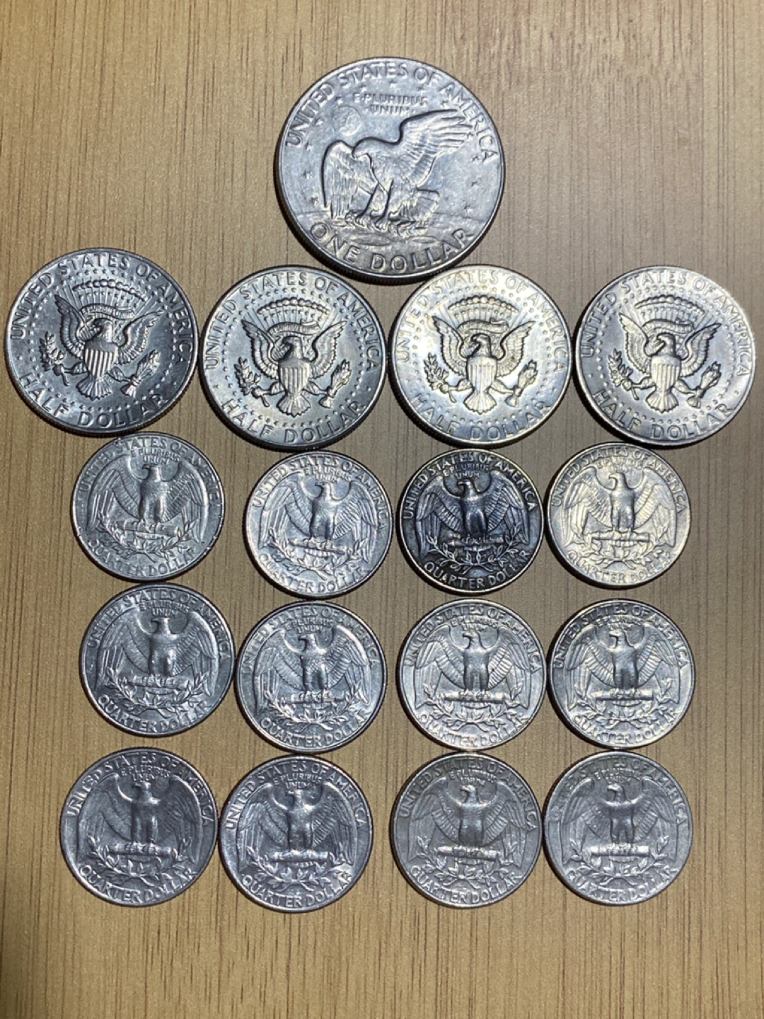 Assorted US Dollar Coins: 1 Dollar, 4 Half Dollars, 13 Quarters - photo 4