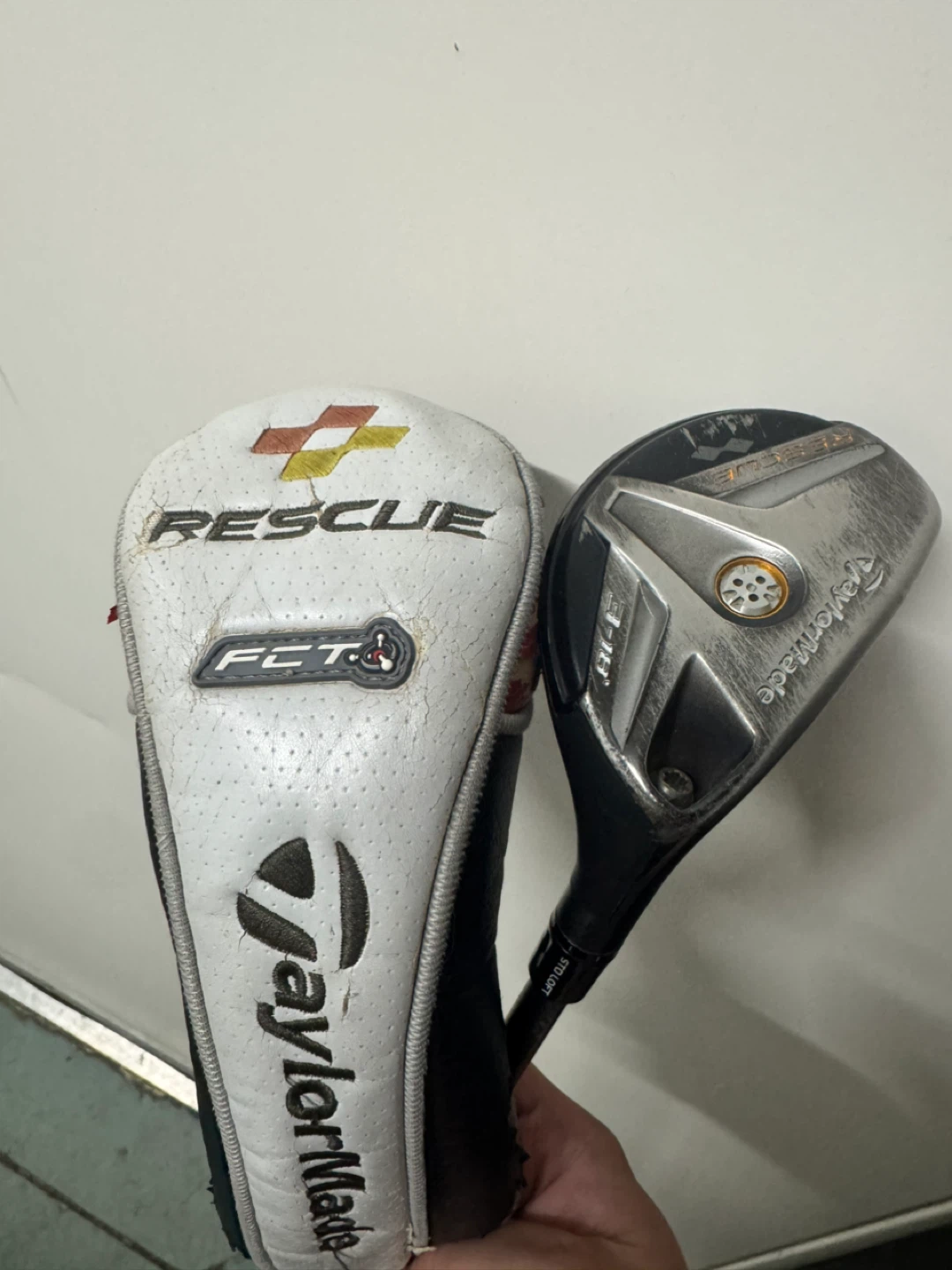 TaylorMade Rescue 3-Hybrid golf club w/ headcover