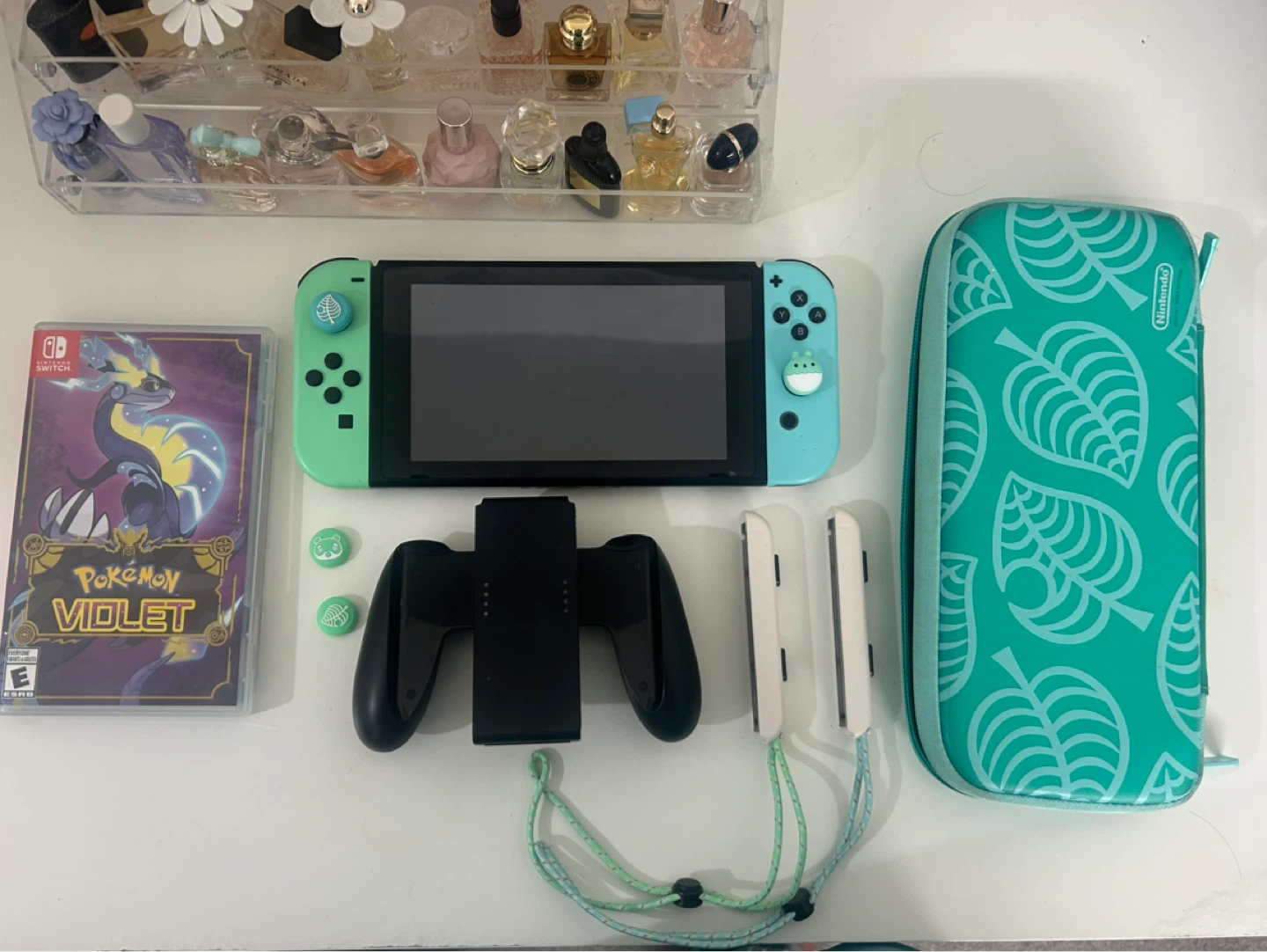 Nintendo Switch Bundle + Pokémon Violet + Animal Crossing + Case