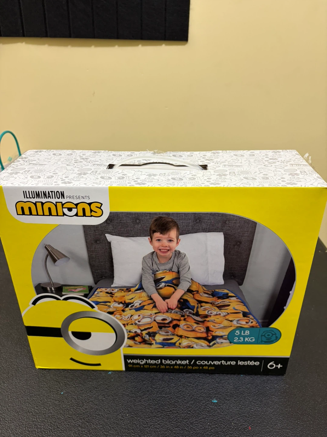 Minions Weighted Blanket 5lbs 36x48in - photo 2