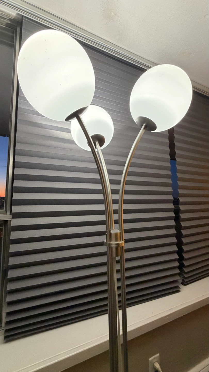 Modern 3-Head Arc Floor Lamp - photo 2