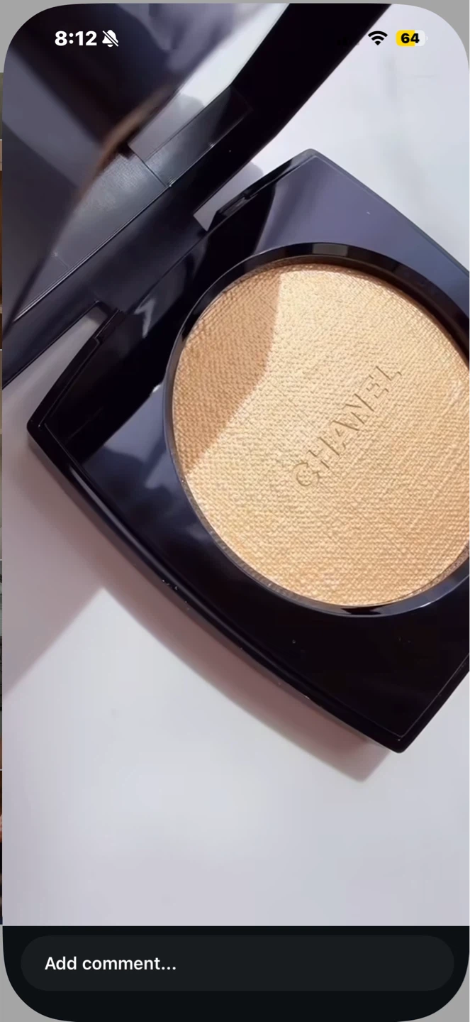 Chanel Summer Essentials highlighter powder with brush inside