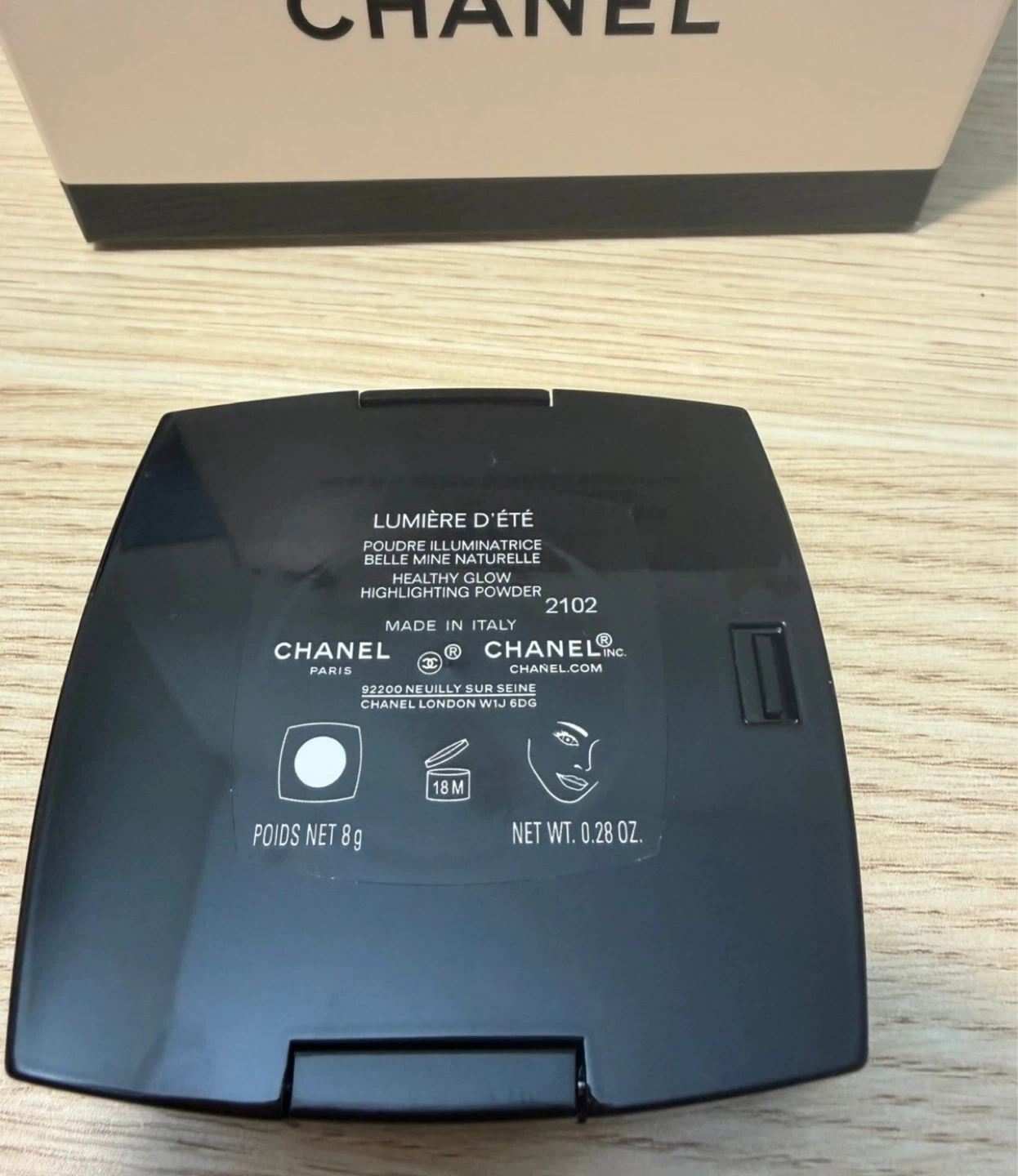 Chanel Summer Essentials highlighter powder with brush inside - photo 4