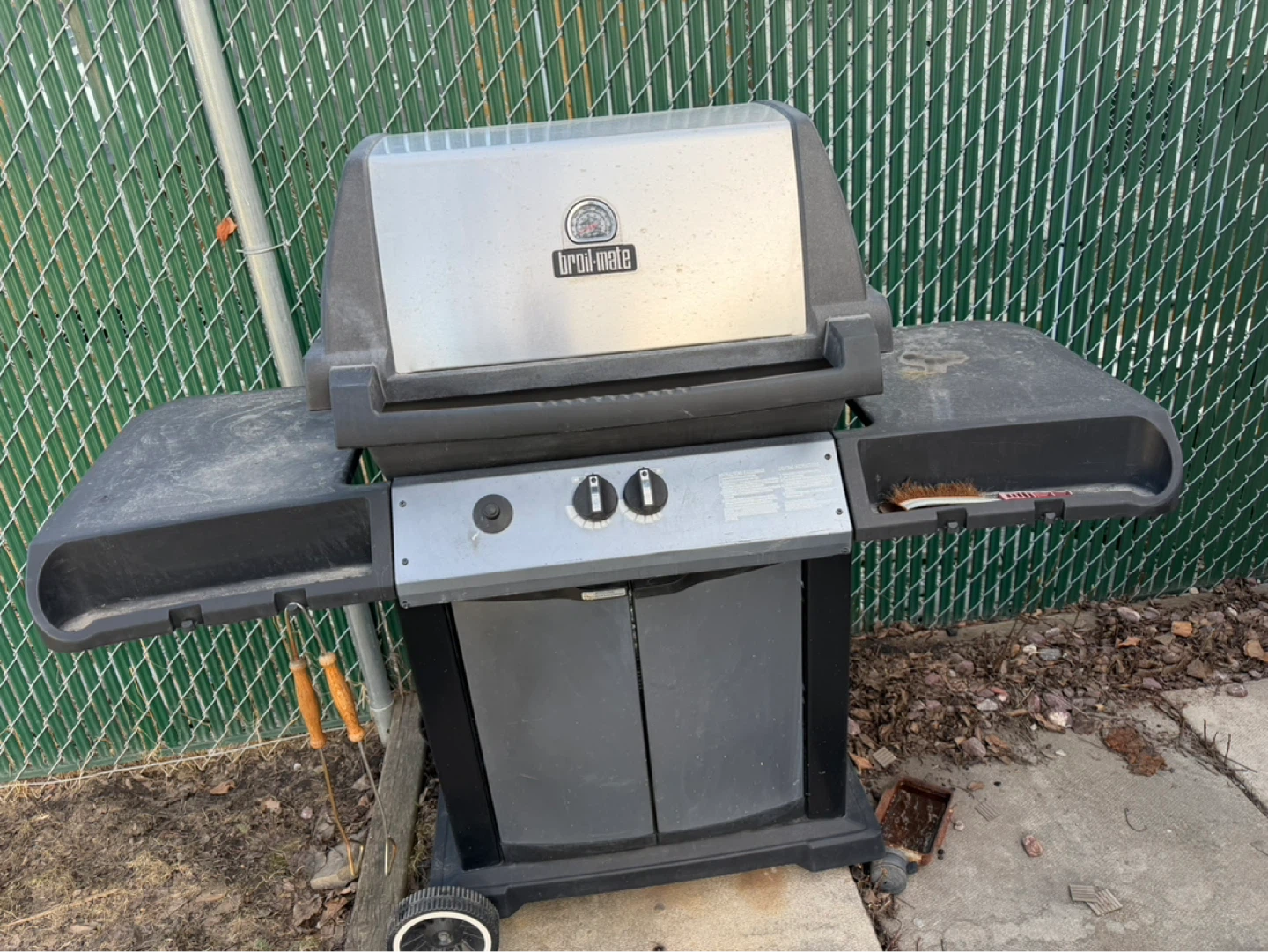 Broil-Mate Gas Grill - photo 3