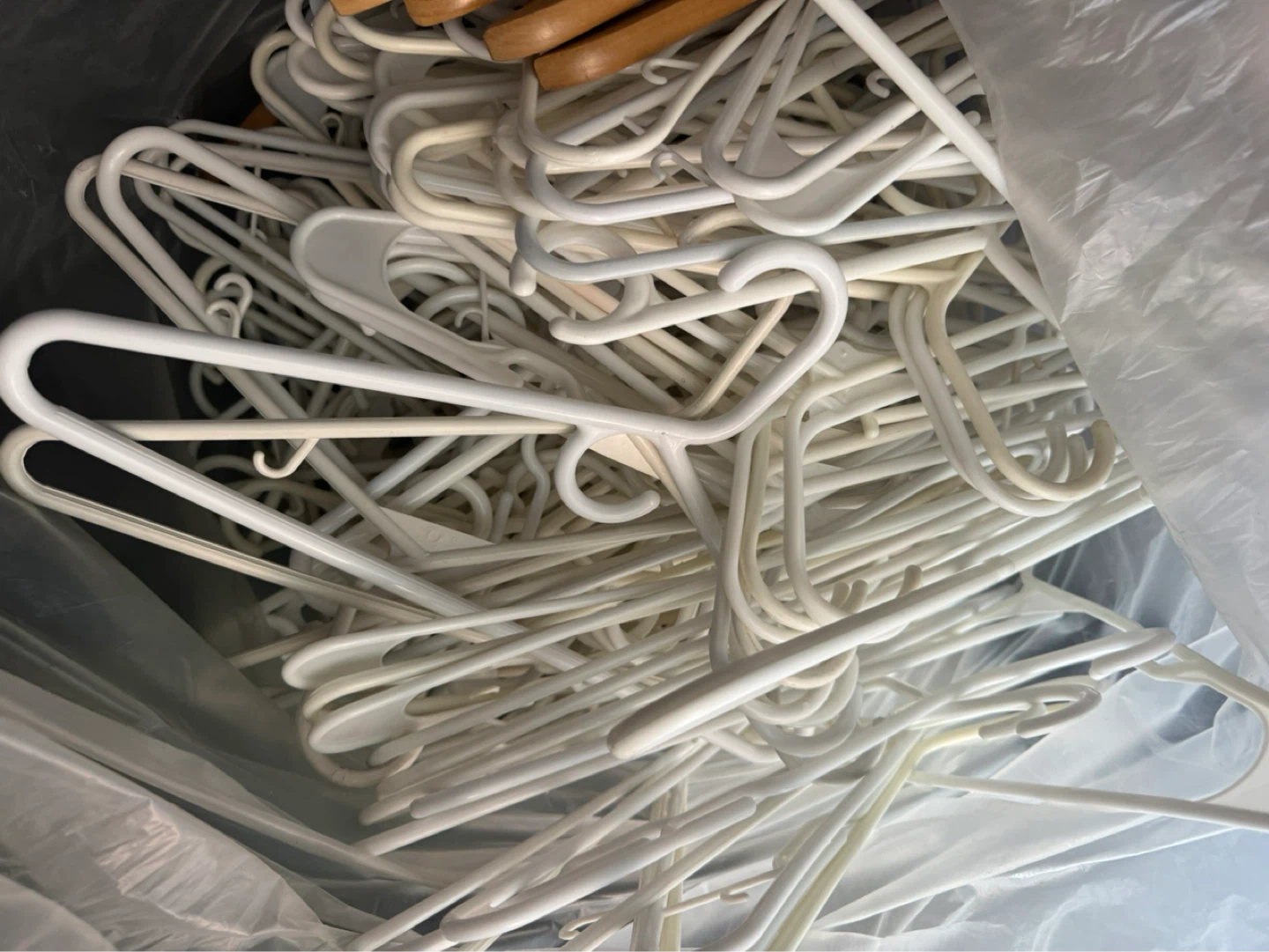 250 Mixed Lot of Clothing Hangers - Wood, White , pink - photo 3