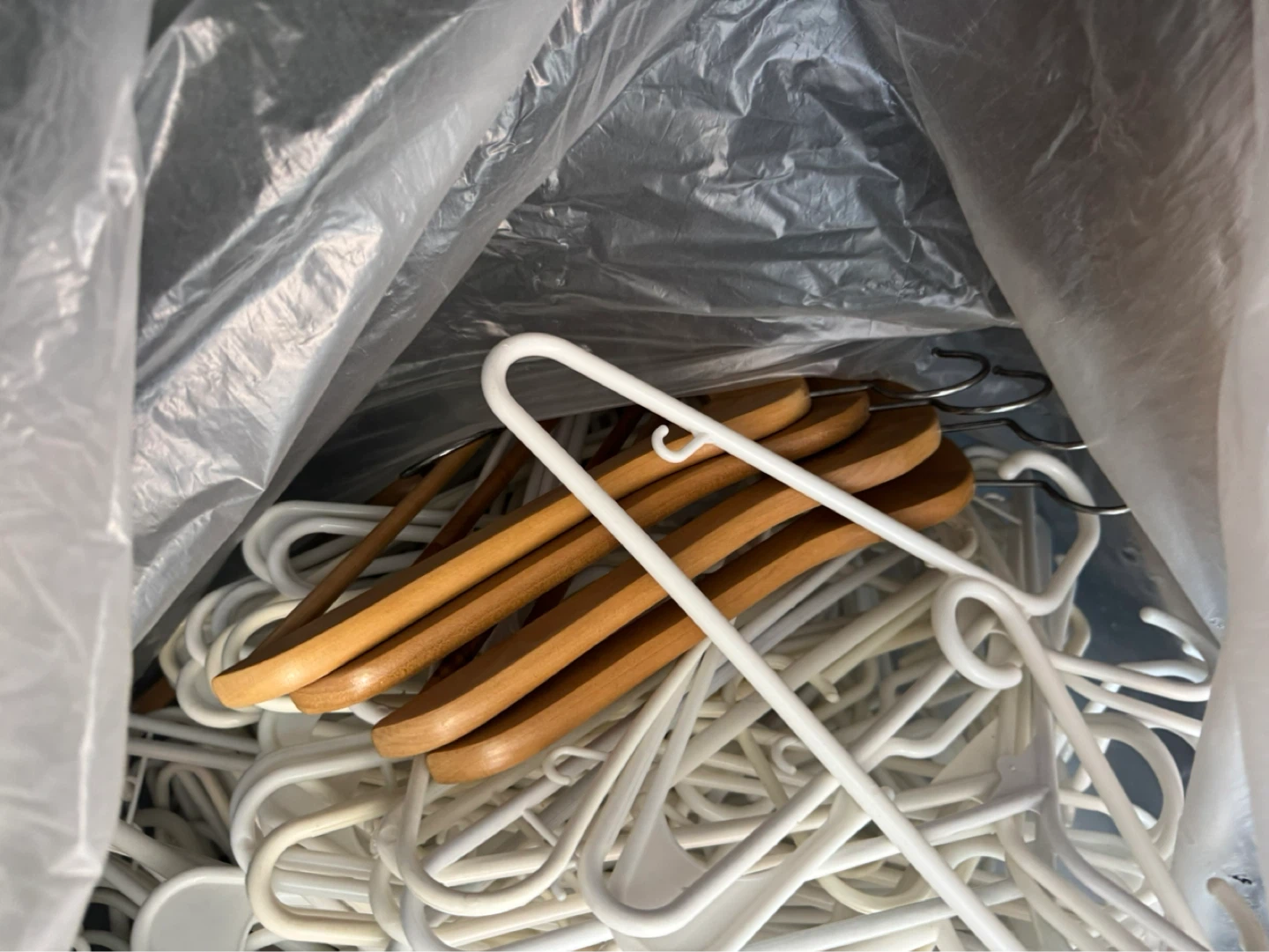 250 Mixed Lot of Clothing Hangers - Wood, White , pink - photo 2