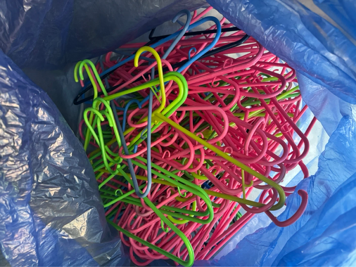 250 Mixed Lot of Clothing Hangers - Wood, White , pink - photo 4