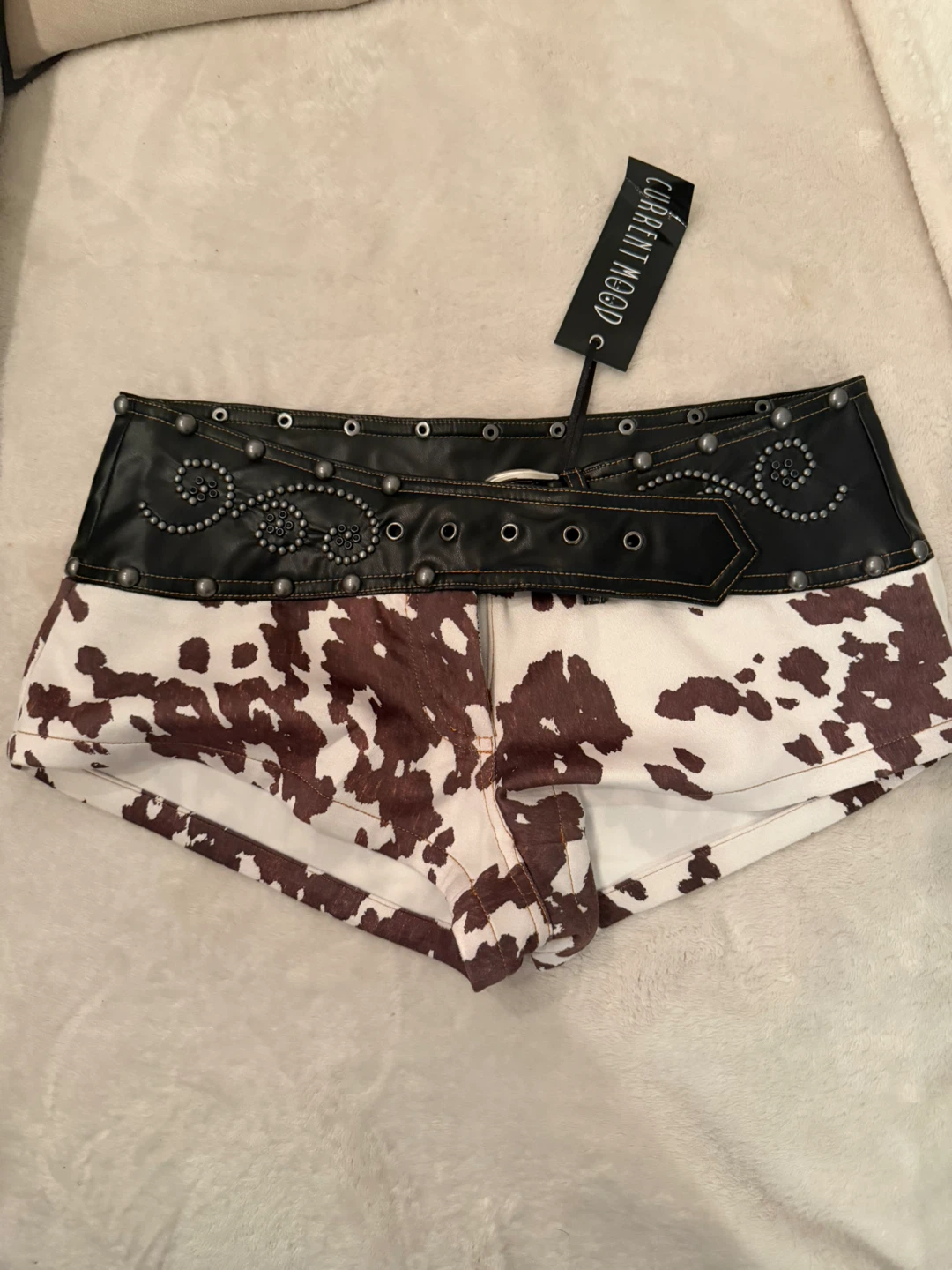 *BNWT* Dolls Kill Current Mood Cow Print Shorts - size small - photo 4
