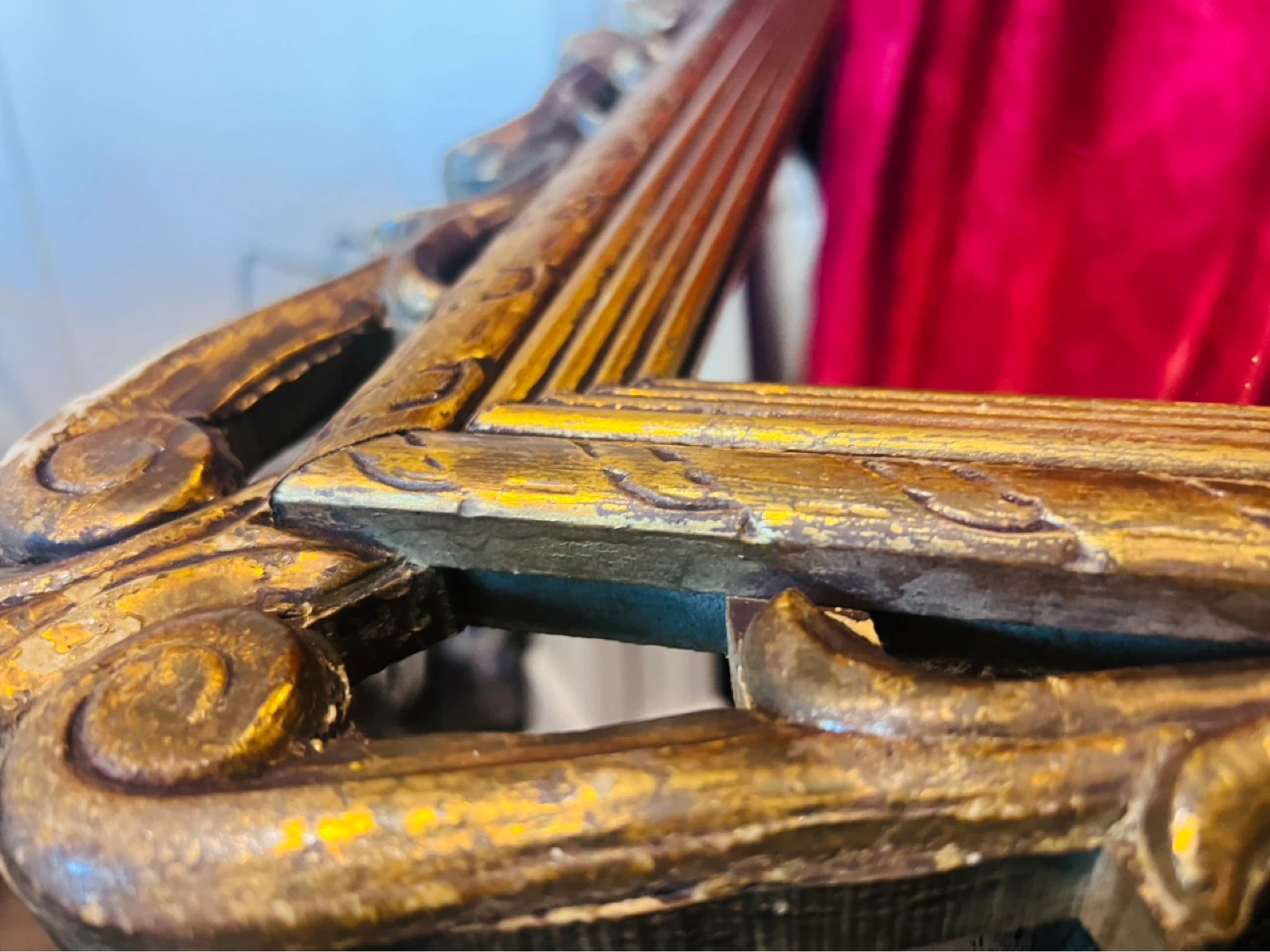 STUNNING Vintage Peacock Mirror – Large Ornate Gold Wood Frame - photo 4
