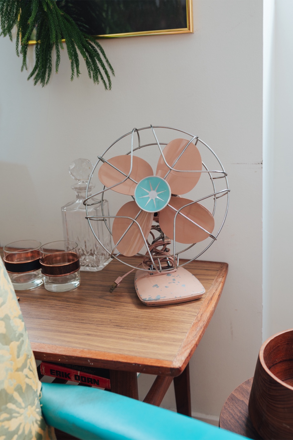 Atomic Era Vintage Terra Cotta Pink Desk Fan - photo 2
