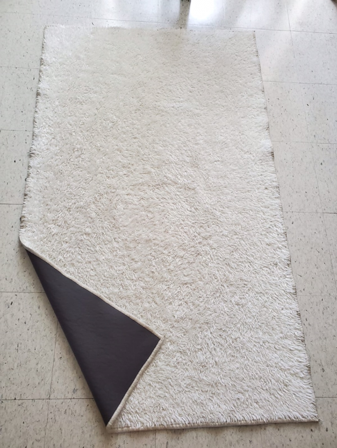 Rollable Withe Rug - Soft & Cozy - photo 3