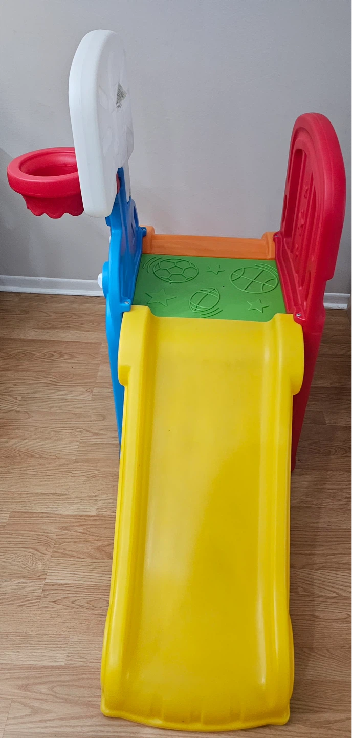 Step 2 - Kids Slide with Basketball Hoop