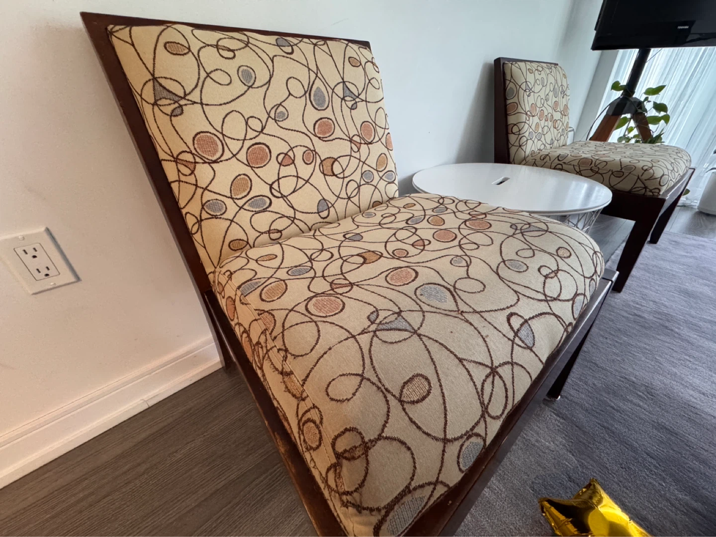 Accent Chair with Retro Pattern - photo 4