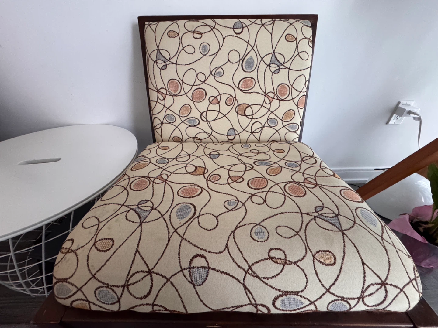 Accent Chair with Retro Pattern - photo 2