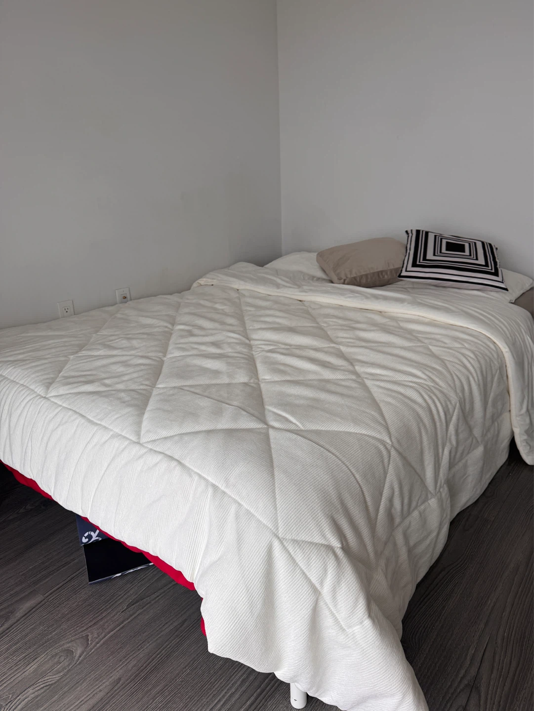 2 queen bed frame from Ikea (vevelstad)