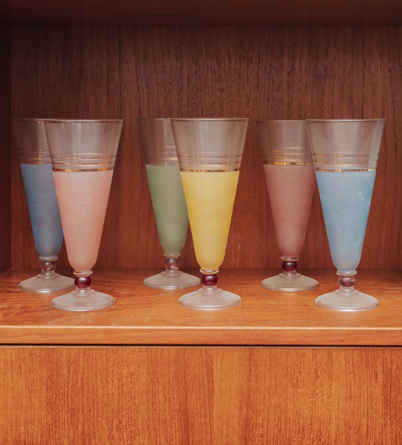 Palm Beach Energy • 1960s Blendo Pastel Glassware Cocktail Set - photo 2