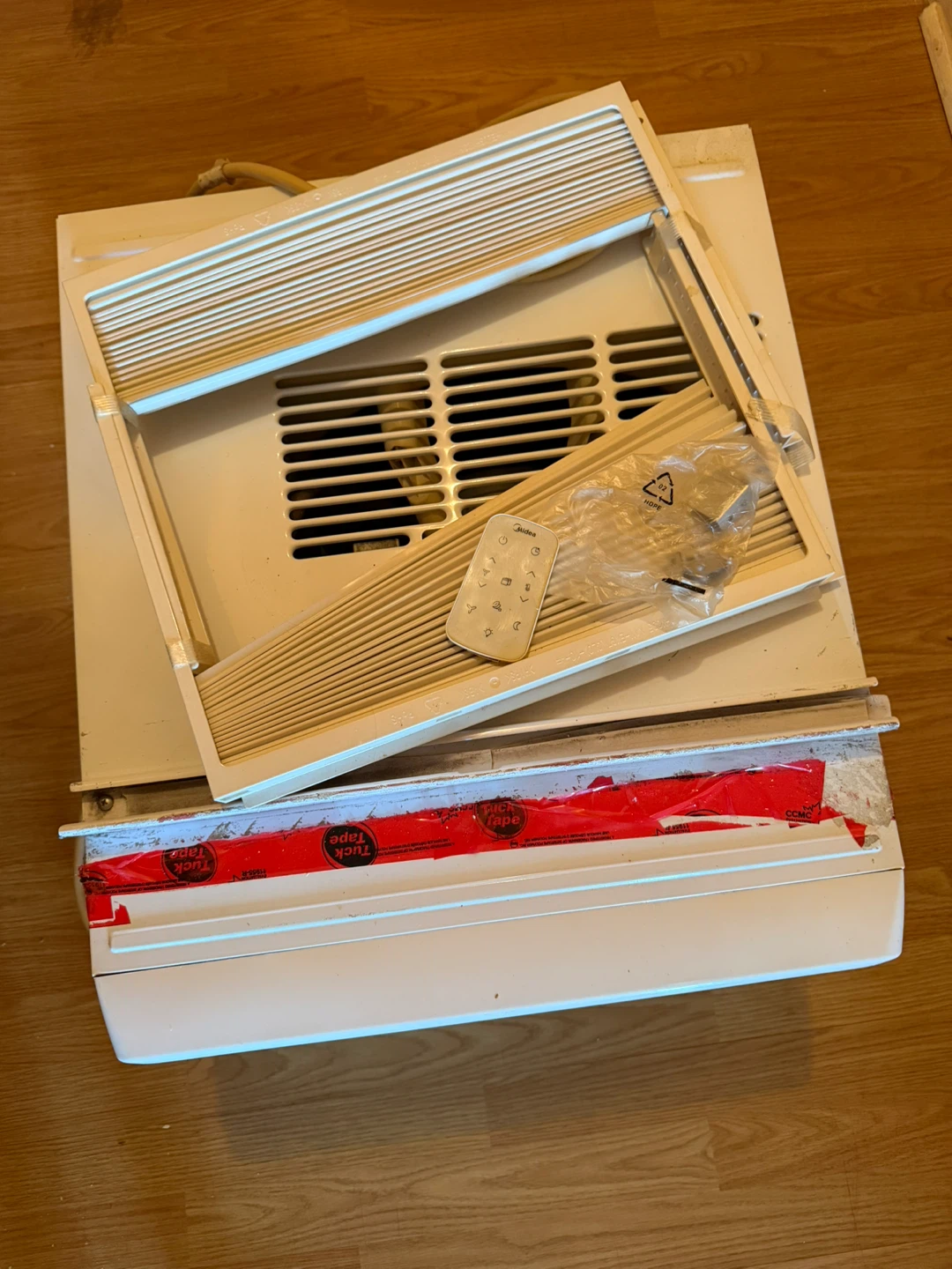 Midea Window Air Conditioner MW120WWBA2RC1 12000 BTU - photo 2