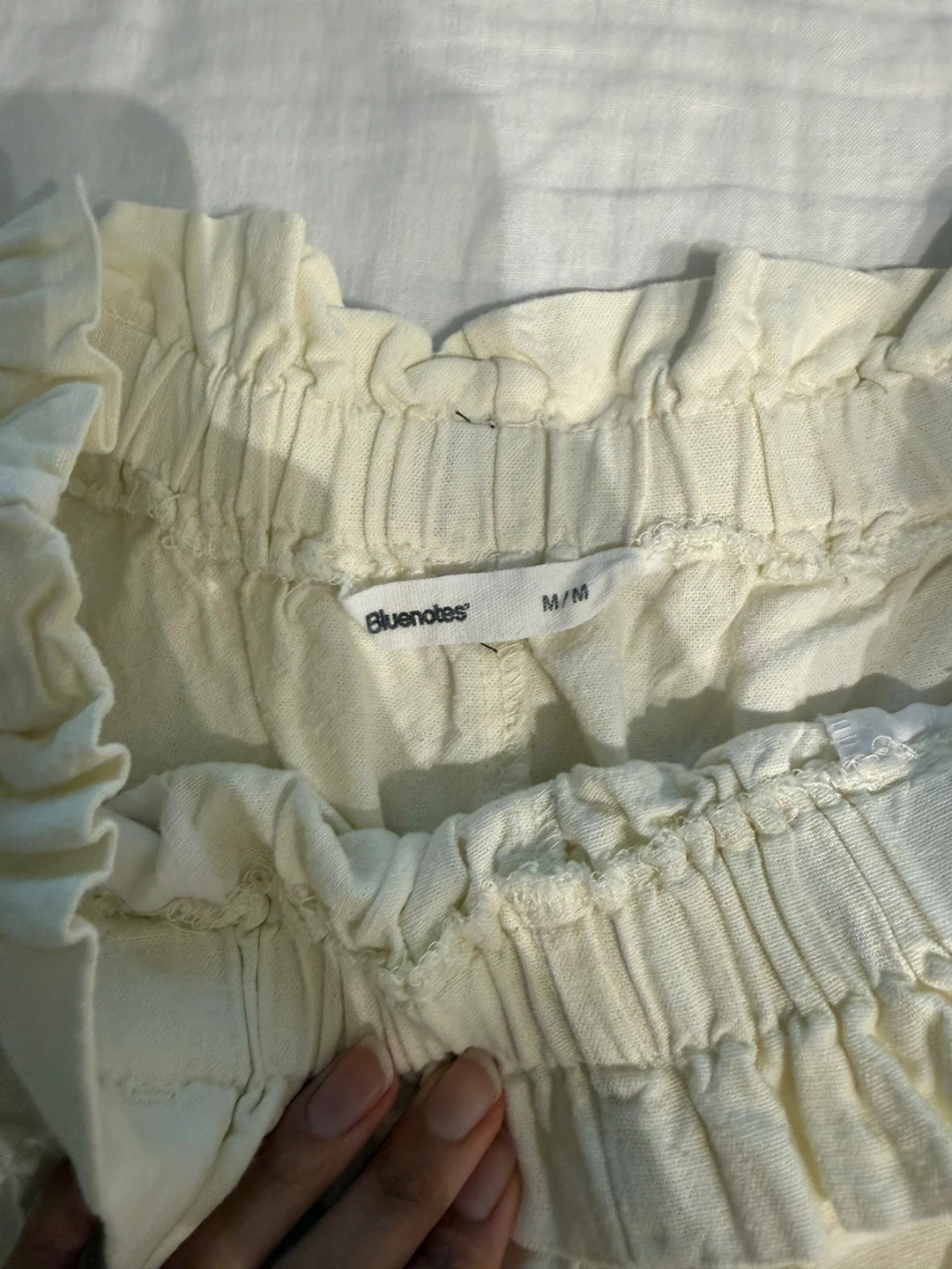 Light yellow shorts - Size M - photo 2