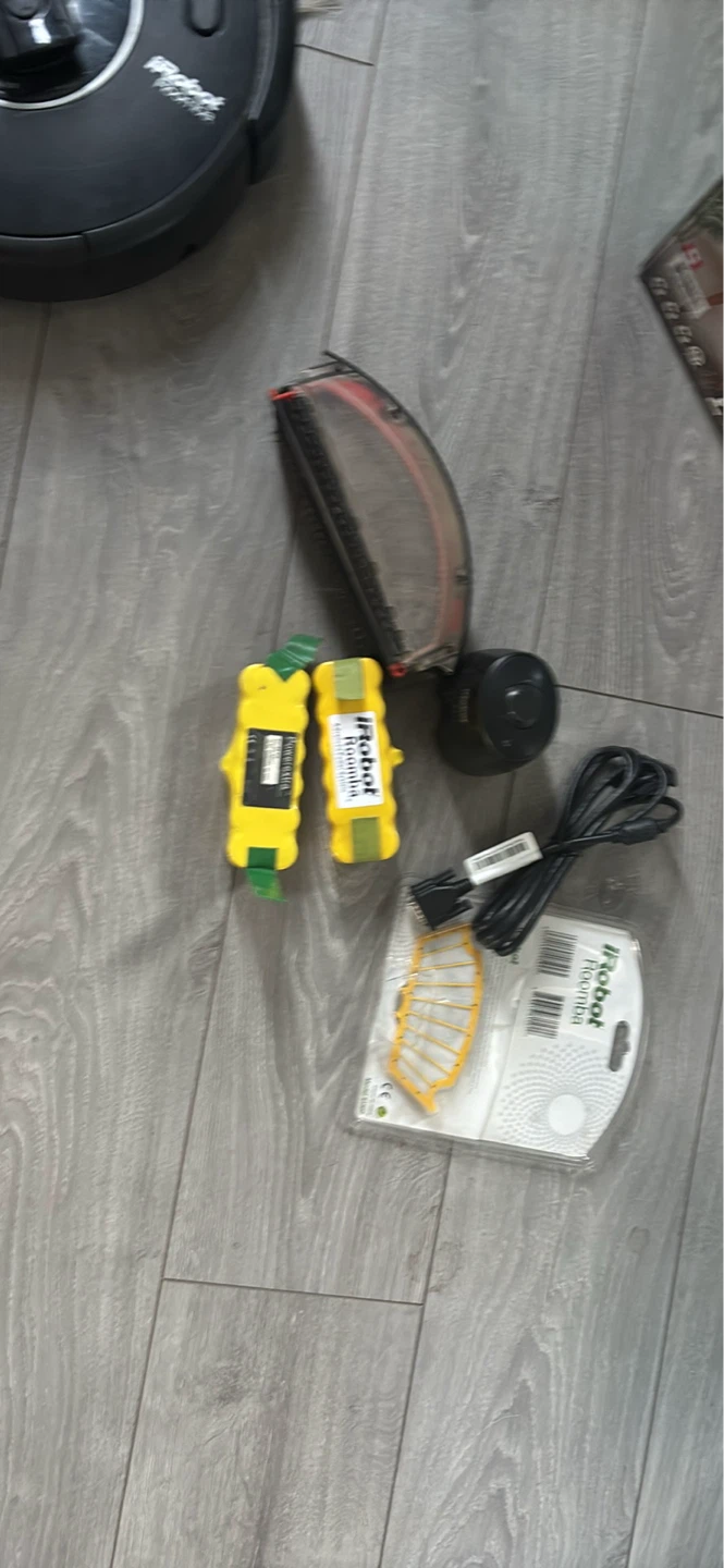 iRobot Roomba Pet Series Robot Vacuum - photo 2