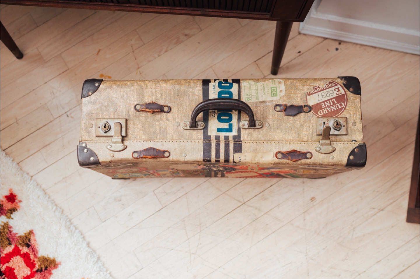 Golden Age Transatlantic Travel Suitcase - photo 5