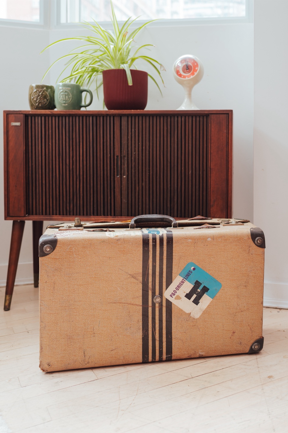 Golden Age Transatlantic Travel Suitcase - photo 4