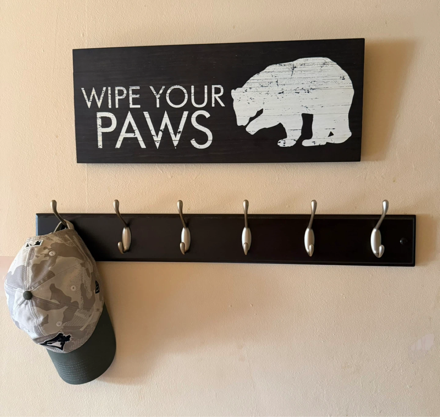Wipe Your Paws Decorative Sign with Coat Rack