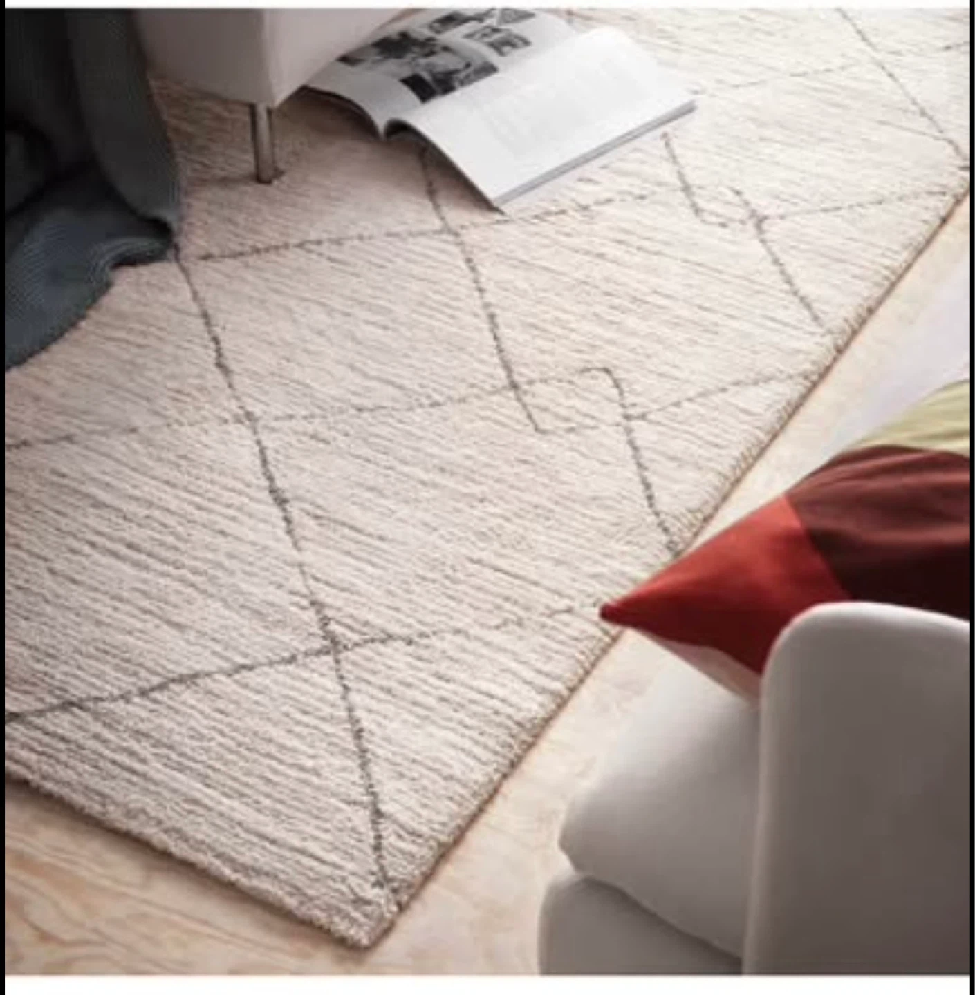 Cream and Grey Diamond Pattern Rug - photo 4