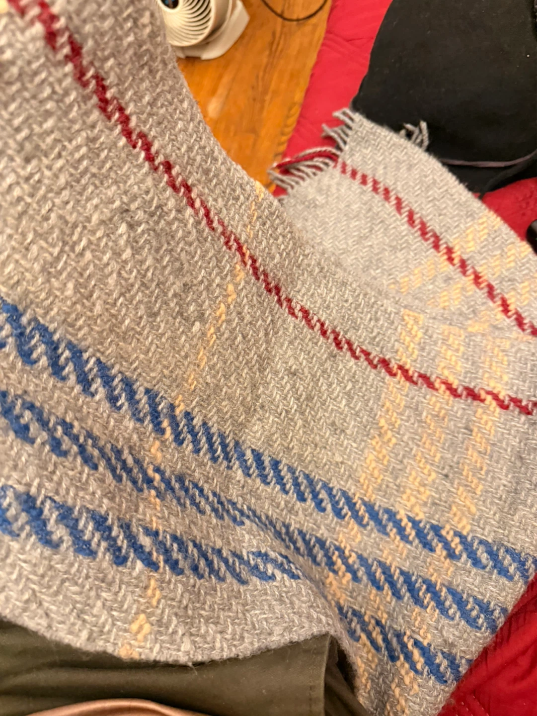 Burberry 100% Cashmere Scarf - photo 4