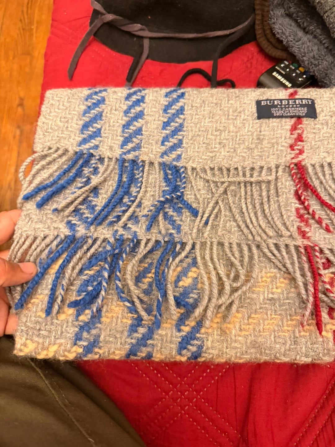 Burberry 100% Cashmere Scarf - photo 3