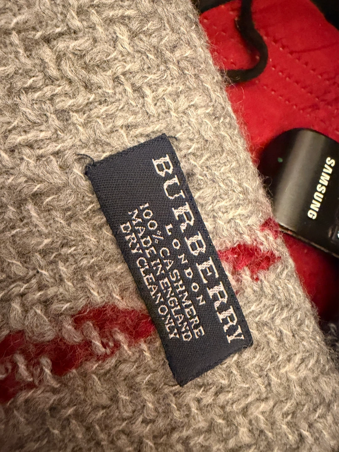 Burberry 100% Cashmere Scarf - photo 2
