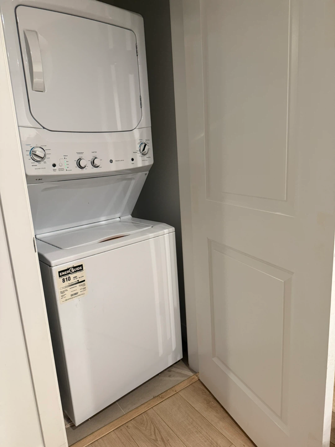 Room for rent in Langley all included $1200 - photo 3