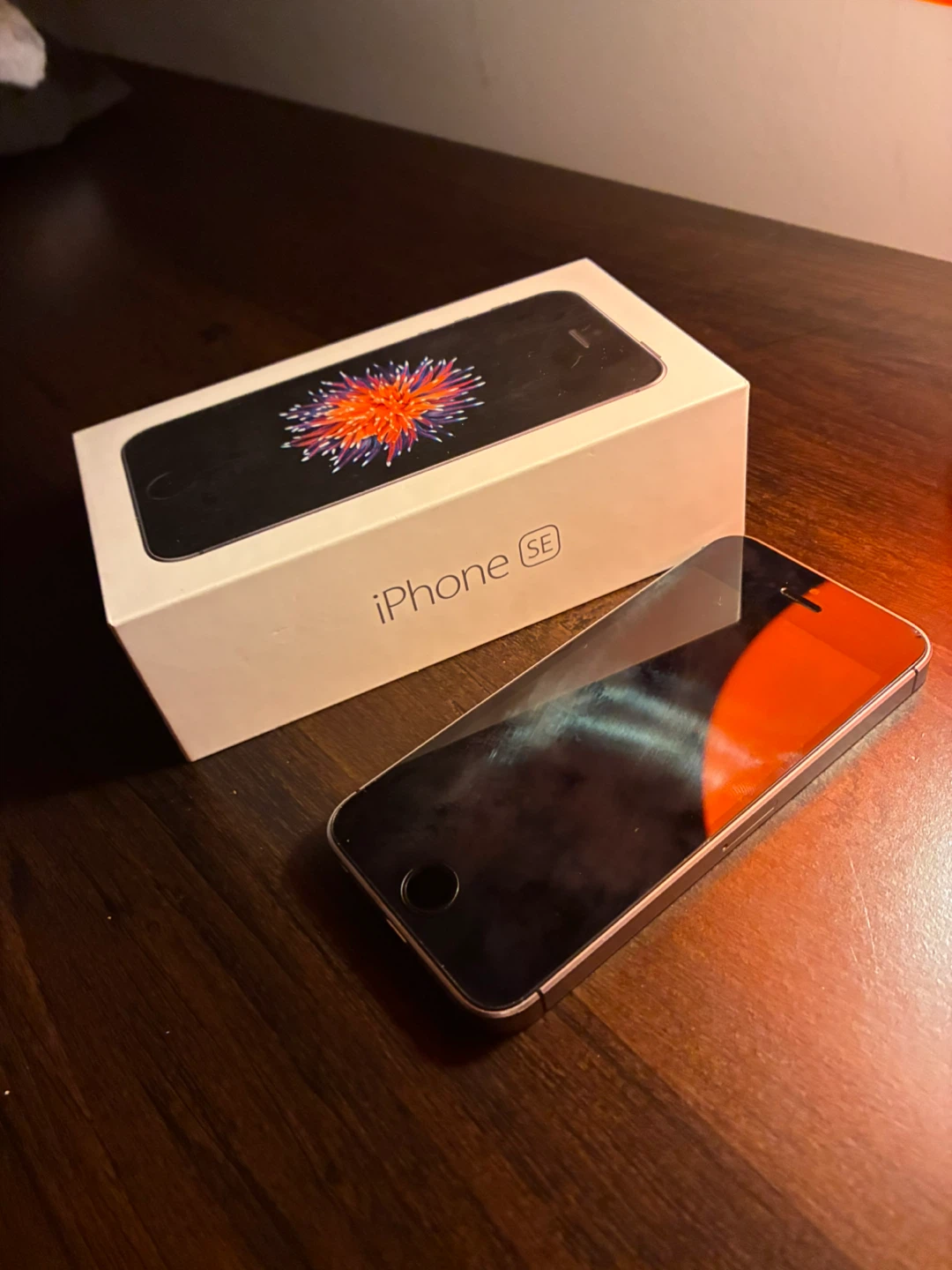Apple iPhone SE (Space Gray, 64GB) with original box