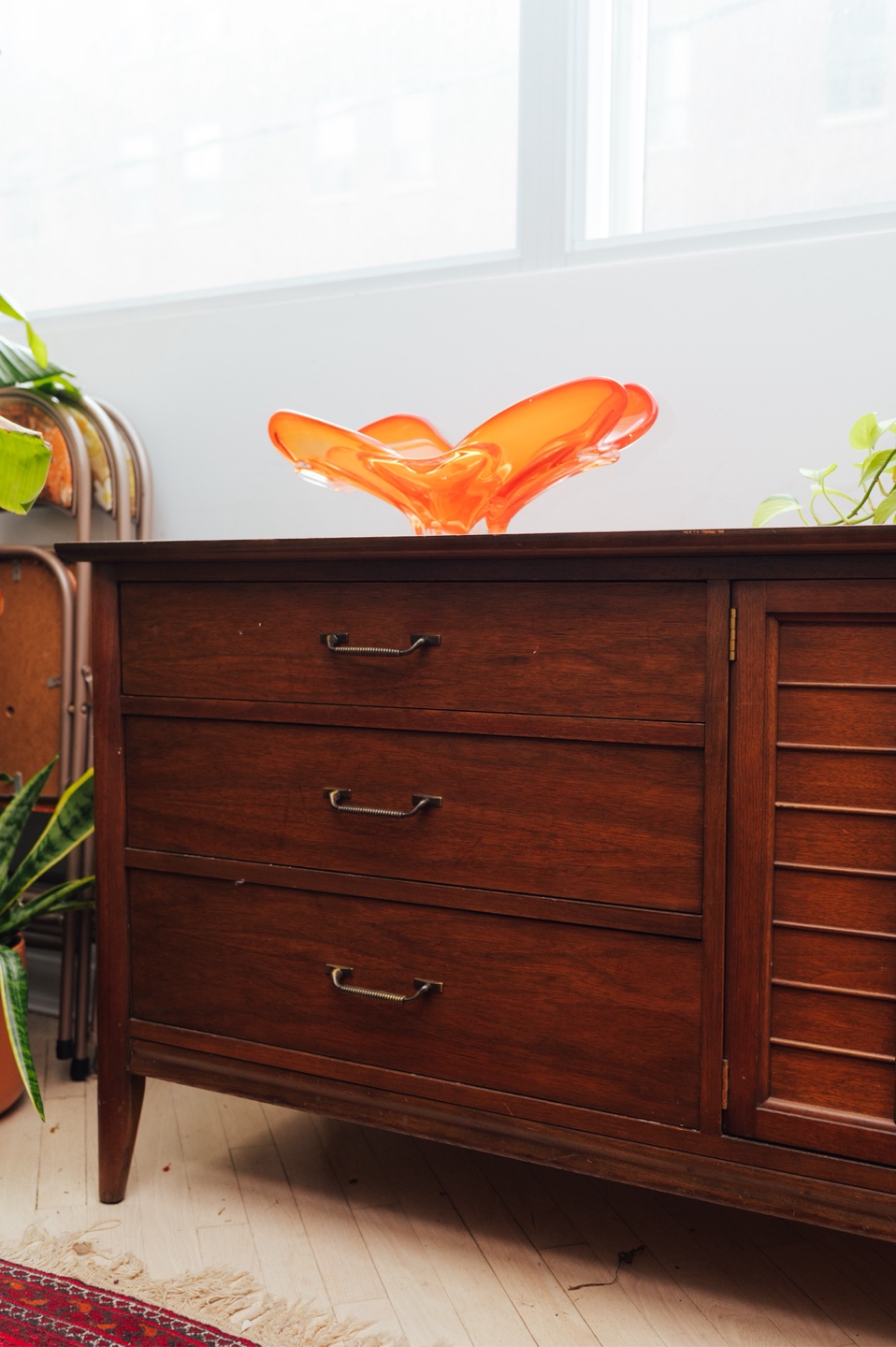 Midcentury Vintage Walnut Credenza with Louvered Doors by Krug - photo 4
