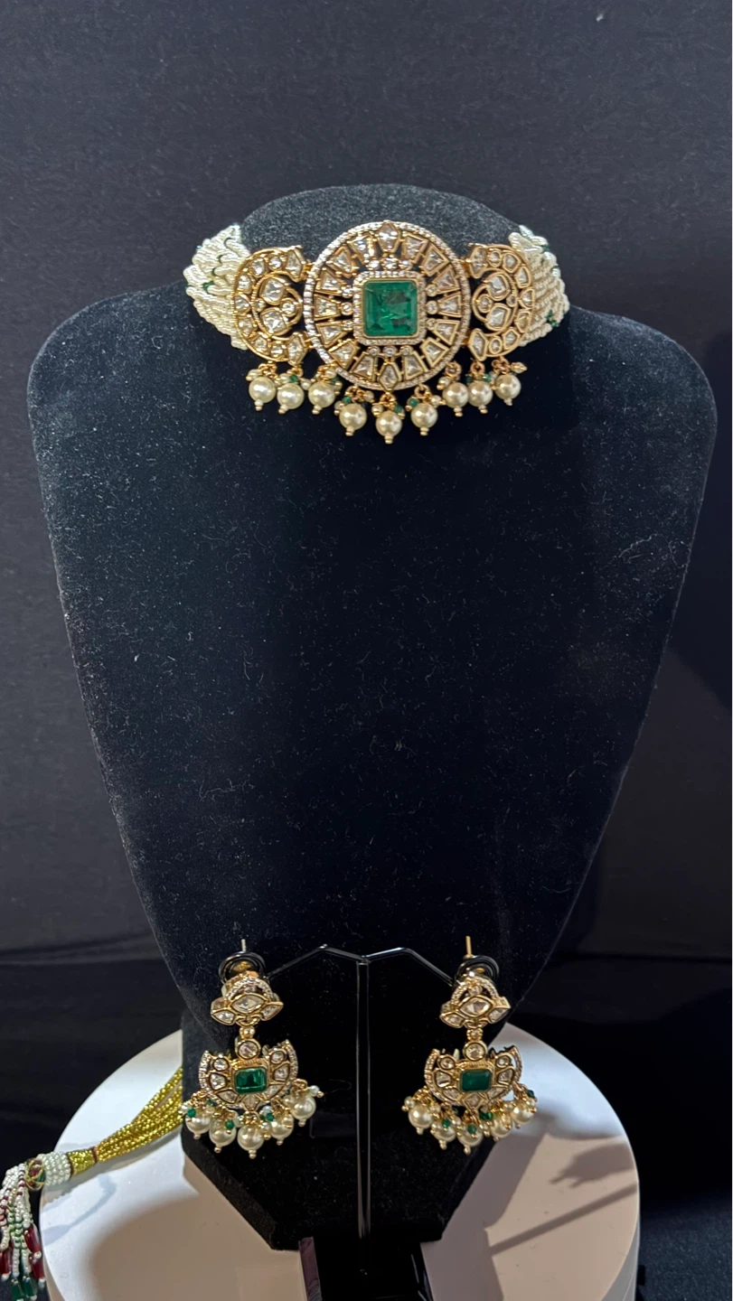 Moissanite green choker set