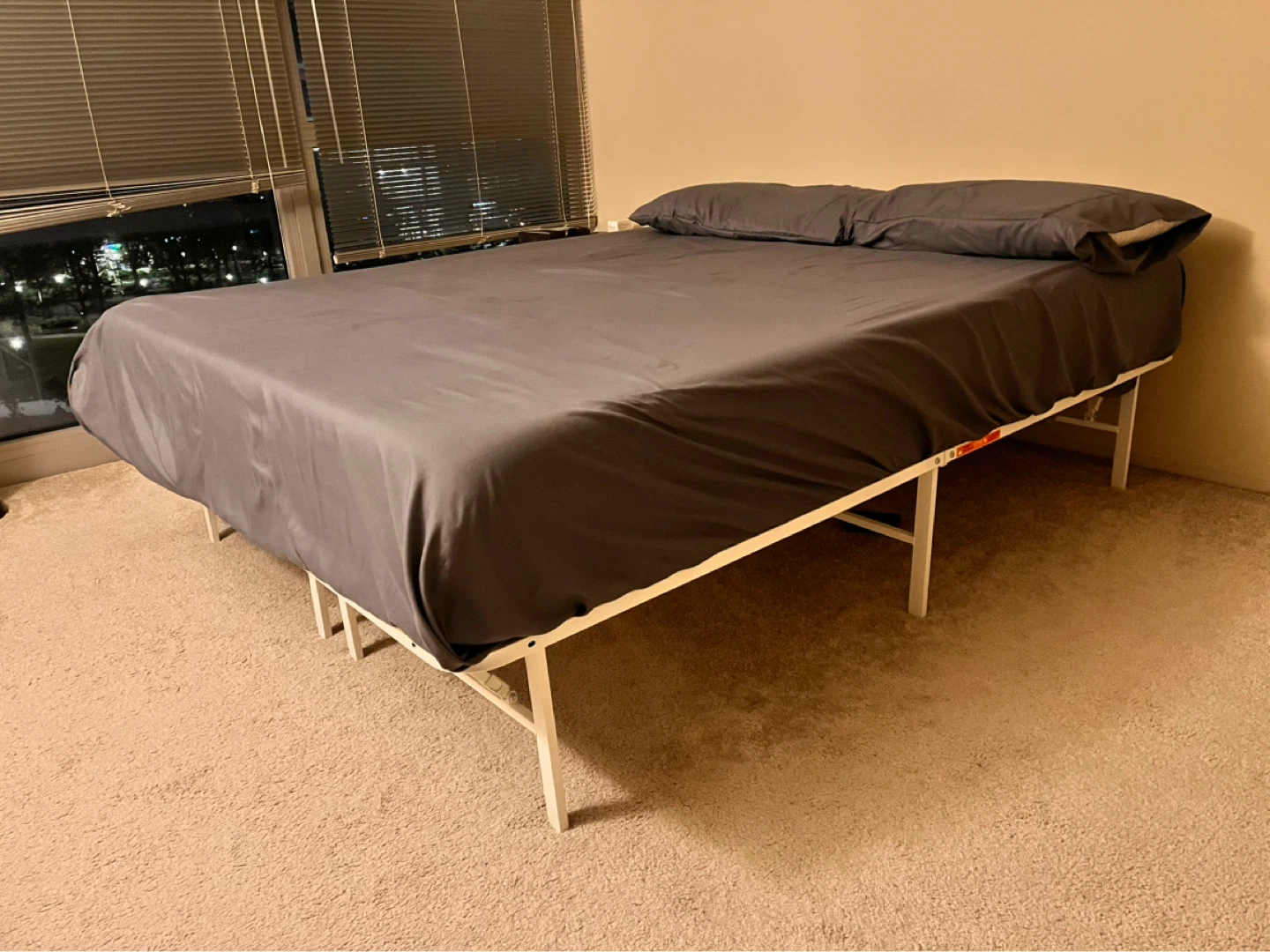 Queen Size Metal Bed Frame with Mattress
