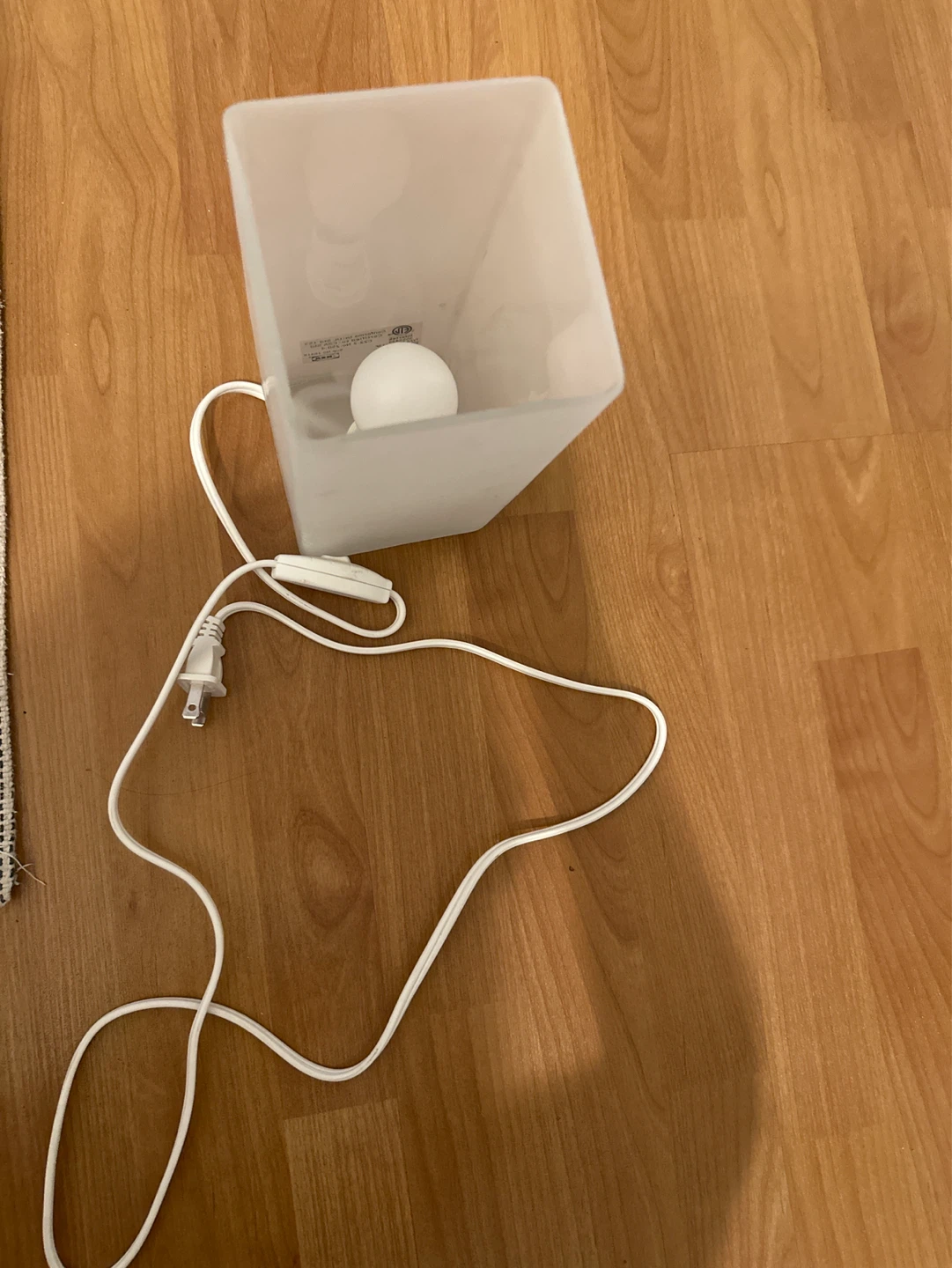 Ikea lamp with bulb - photo 2