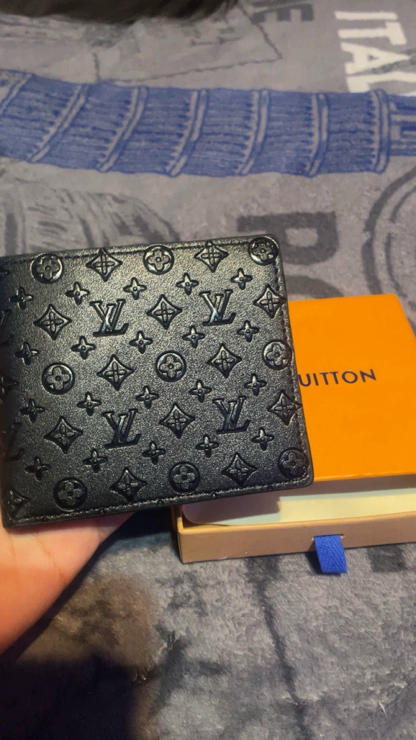 Louis Vuitton Bifold Wallet - photo 2
