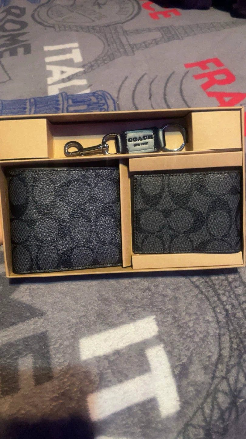Coach Wallet and Keychain Set - photo 3