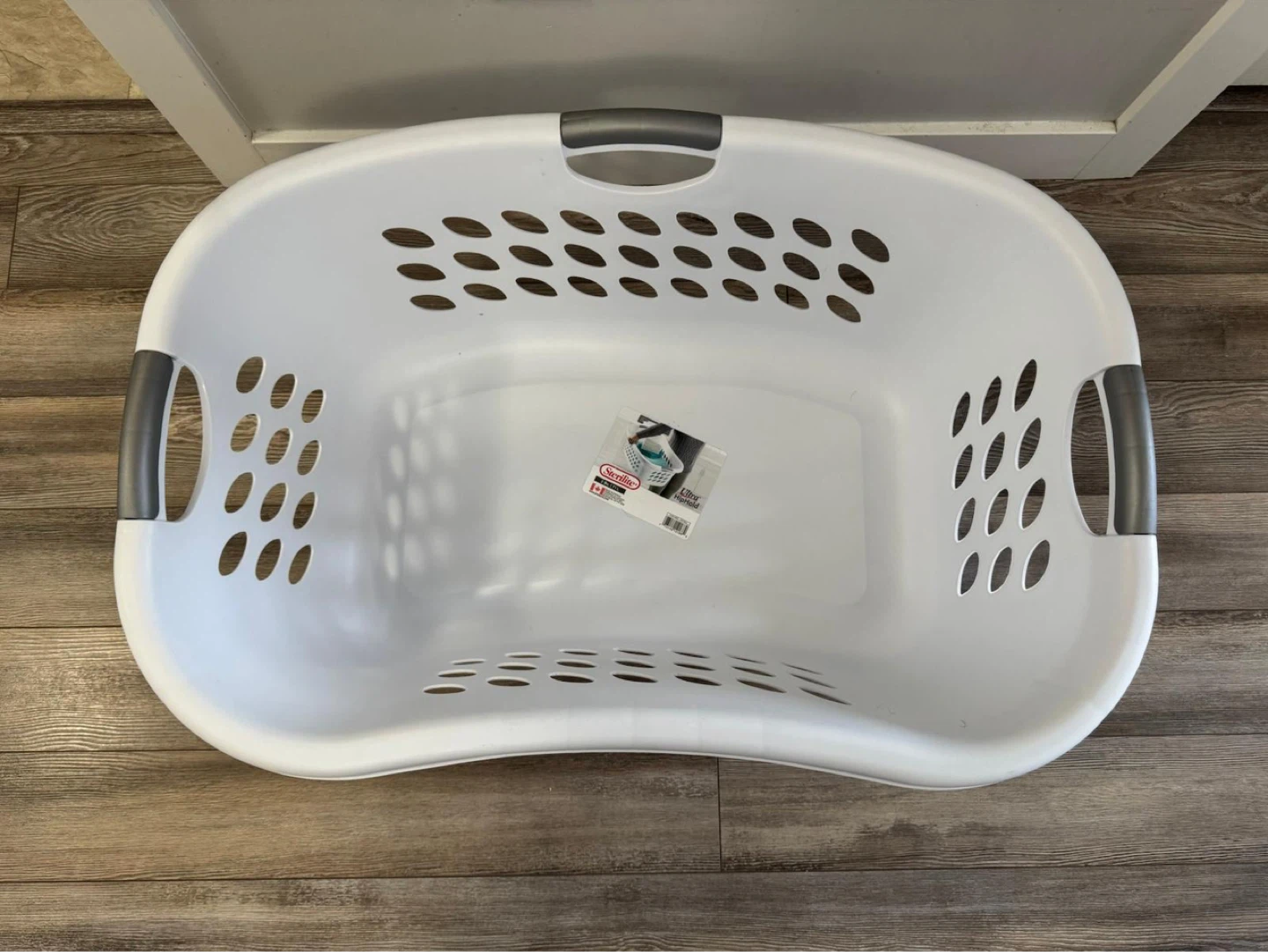 Sterilite White Laundry Basket