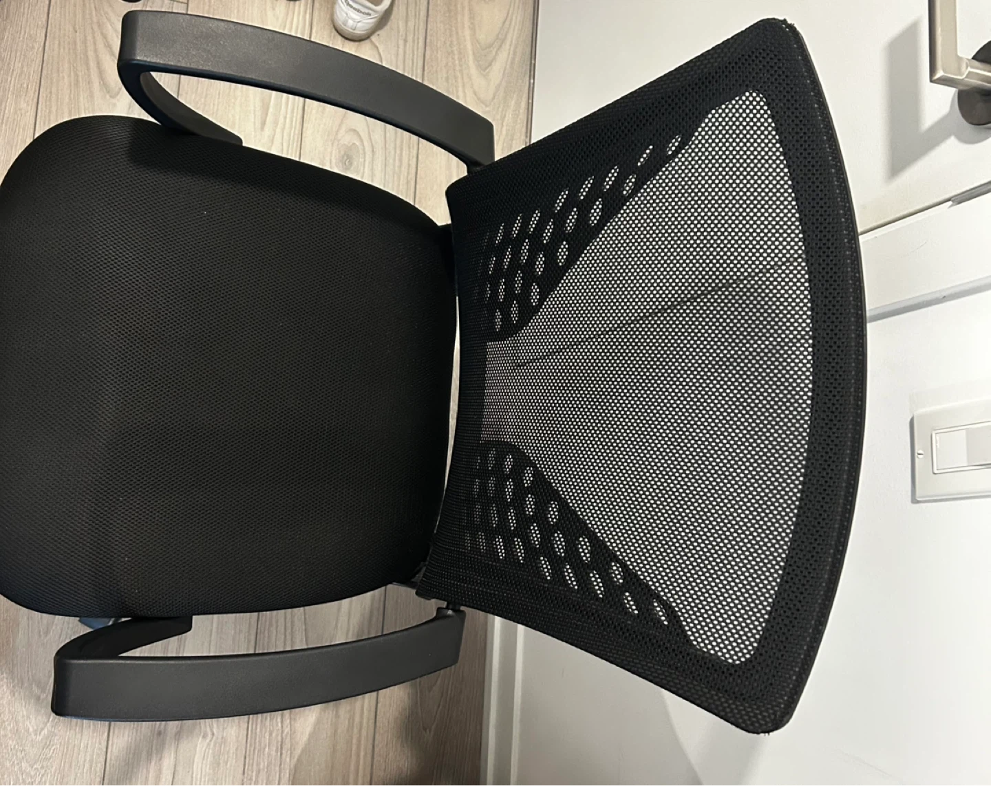 Black Mesh Office Chair with Adjustable Height - photo 5